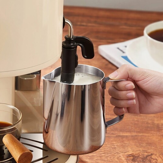 Melkekanne i rustfritt stål 350 ml / melkeskummingskanne / baristakanne med spiss tut Melkekanne i rustfritt stål 350 ml / melkeskummingskanne / baristakanne med spiss tut