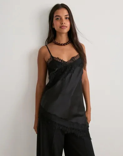 Only Svart Onlindona Strap Satin Lace Top Wvn
