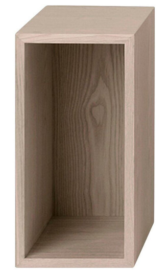 Muuto Stacked 2.0 hyller med ryggskive, small eik Muuto Stacked 2.0 hyller med ryggskive, small eik