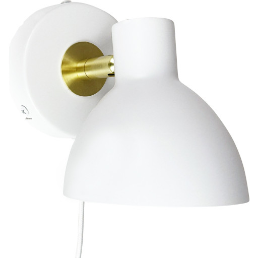 Dyberg Larsen Lilje Vegglampe Hvit/ Messing Dyberg Larsen Lilje Vegglampe Hvit/ Messing