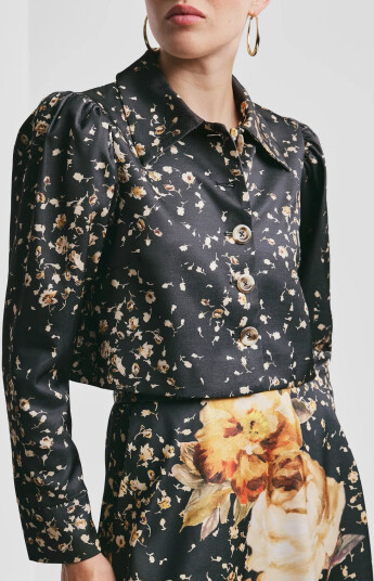 by Ti Mo Tailored Satin Cropped Jacket   Multi/patterned   L