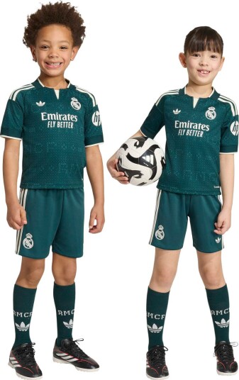Real Madrid Bortedrakt 2026/27 Mini kit Barn adidas størrelse 92cm Real Madrid Bortedrakt 2026/27 Mini kit Barn adidas størrelse 92cm