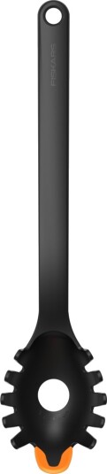 Fiskars Functional Form pastasleiv 29 cm Svart