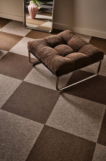 SIERRA TILE tekstilflis vegg-til-vegg-teppe 20-pk Color 97 Brown