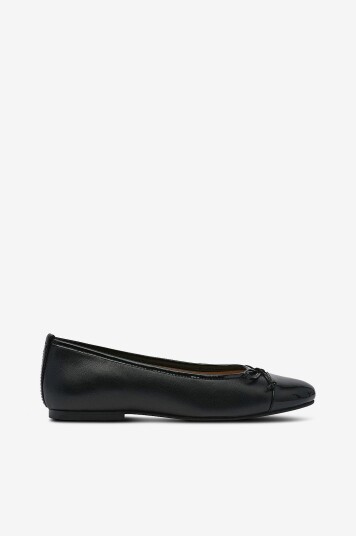 Copenhagen Shoes Ballerinasko Like Moving Patent Toe Svart