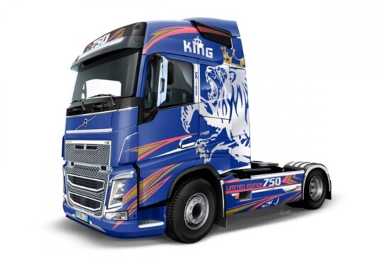 Italeri 1/24 Volvo FH4 Globetrotter Modellbil Medium Roof