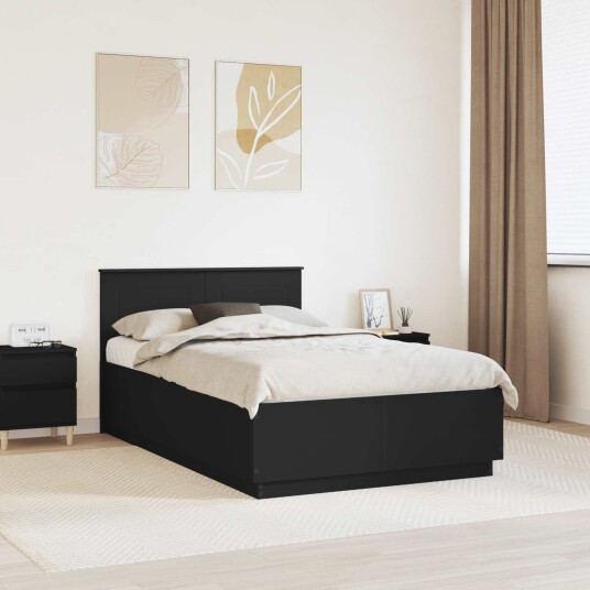Sengestamme med hodegjerde Svart 135 x 190 cm Konstruert tre