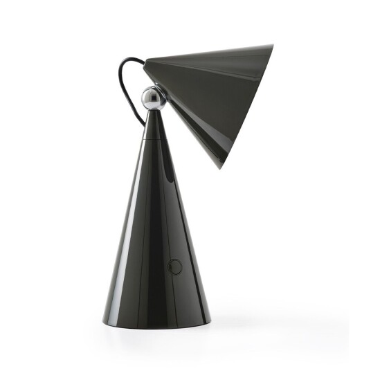 Tom Dixon - Pose Portable Bordlampe Kelp - Lampemesteren Tom Dixon - Pose Portable Bordlampe Kelp - Lampemesteren