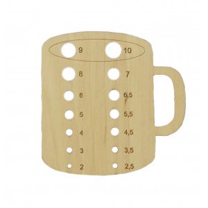 Strikkepinnemåler Krus 2-10mm Tre 6x9cm 1 stk Strikkepinnemåler Krus 2-10mm Tre 6x9cm 1 stk