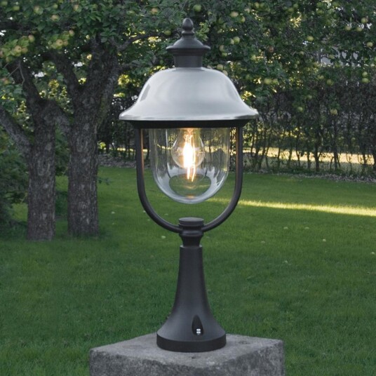 Konstsmide Parma portstolpe 58 cm - Svart/Rustfritt stål Konstsmide Parma portstolpe 58 cm - Svart/Rustfritt stål
