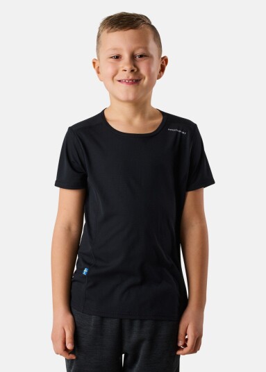 Swedemount Ultra Light Tee Boy Black 130 T Shirts