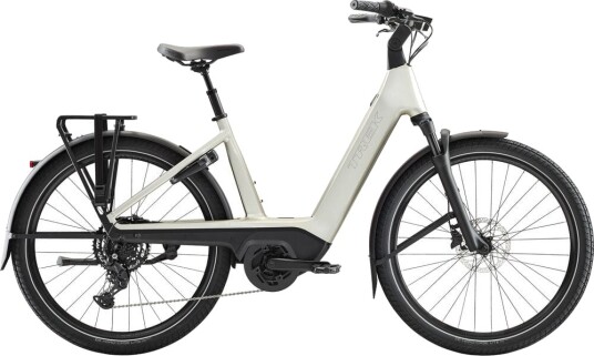Trek Charter+ 4 R9 540 Wh Lowstep Elsykkel Lunar Silver M // 155-173 cm