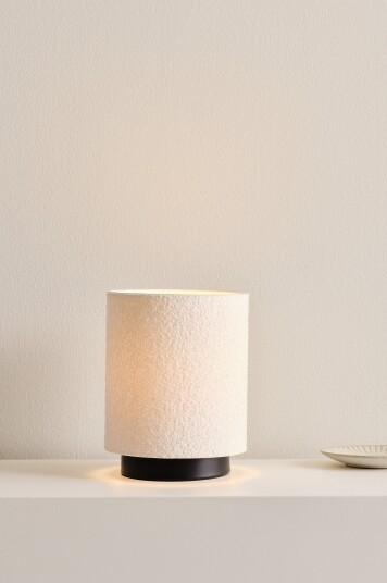 Jotex RUE bordlampe Svart base med off whiteskjerm 2073245010