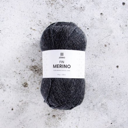 Svarta Fåret Fine Merino Garn 316 Grå Asfalt Svarta Fåret Fine Merino Garn 316 Grå Asfalt