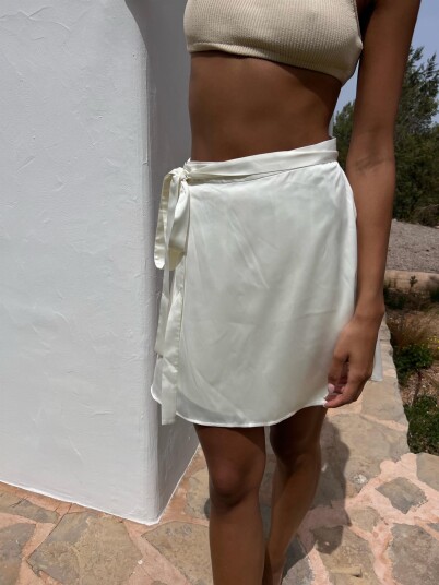 Kayani Dina Satin Mini Skirt Kayani Dina Satin Mini Skirt