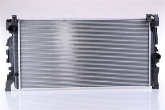 Radiator NISSENS 606247