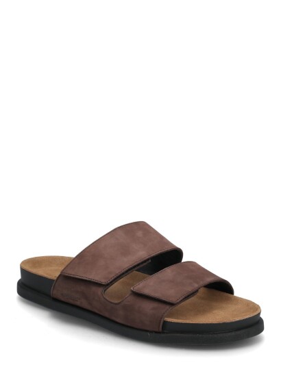 VAGABOND Kevin Brown 44 VAGABOND Kevin Brown 44