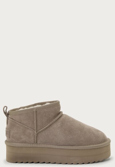 Colors Of California Platform Winter Boot In Suede