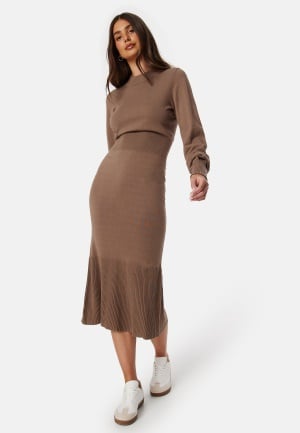 BUBBLEROOM Fine Knitted Turtle Neck Dress Light brown M