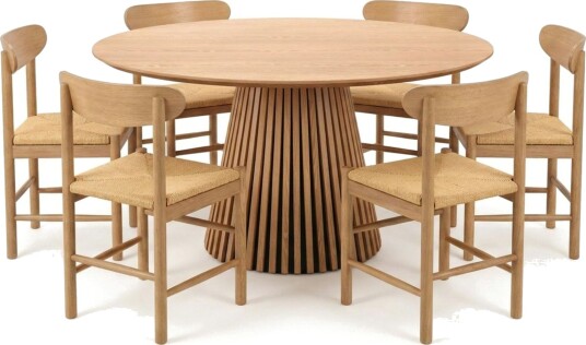 Peyra spisegruppe rund 130 cm eik med 6 Malte spisestoler Peyra spisegruppe rund 130 cm eik med 6 Malte spisestoler