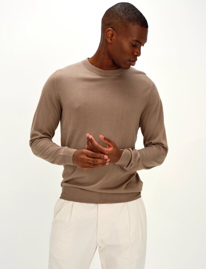 Davida Cashmere Man Fine Knit O Neck Sweater   Beige   L