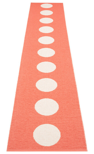 Pappelina Vera matte flamingo 70x375 cm Pappelina Vera matte flamingo 70x375 cm