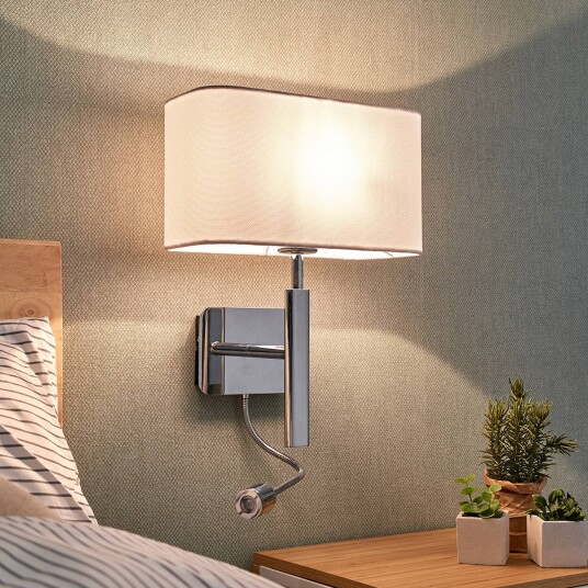 Lucande Vegglampe i tekstil Jettka med lesearm