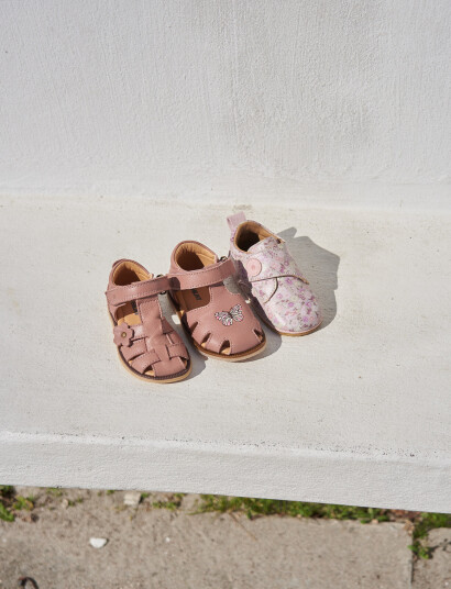 Wheat Sandal Closed Toe Lowe - Pink - 25
