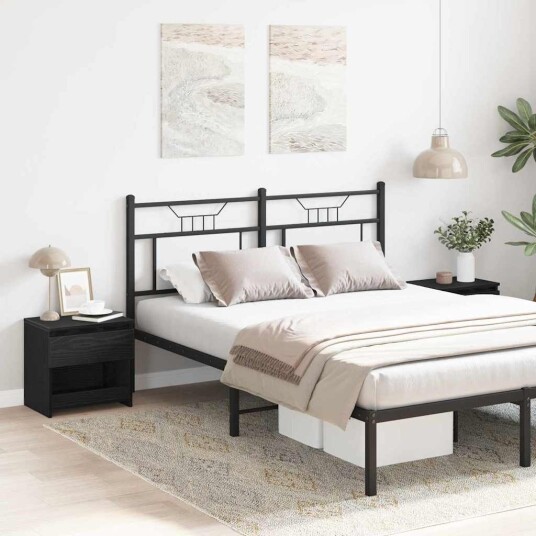 Nattbord 2 stk Svart Eik 40x30x39 cm Laget av tre Nattbord 2 stk Svart Eik 40x30x39 cm Laget av tre