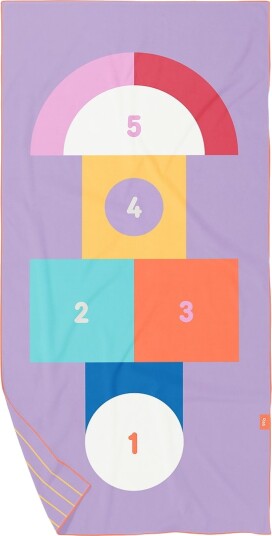 Quut Playtowels M Dobbeltsidig Strandhåndkle (140 X 70 Cm) Hopscotch Quut Playtowels M Dobbeltsidig Strandhåndkle (140 X 70 Cm) Hopscotch