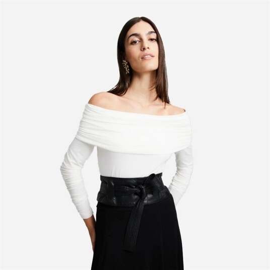Andiata Gianella Off-Shoulder Top Chalk White Andiata Gianella Off-Shoulder Top Chalk White