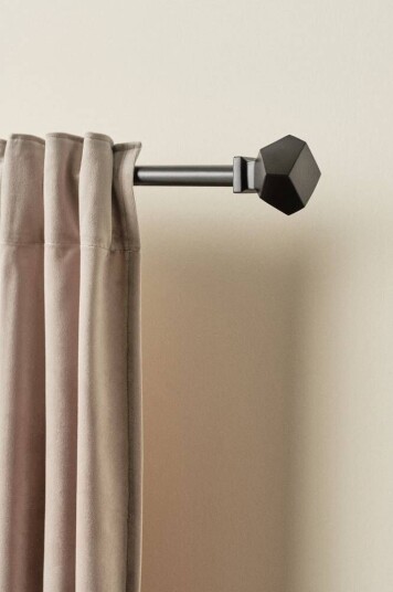 Jotex OLIVIA gardinstang 134-180 cm Svart 1594674-01-0 1594677-02-0