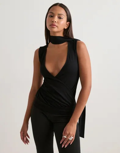 Nelly Svart Soft Wrap Scarf Top