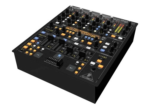 Behringer Ddm 4000 Bundle Behringer Ddm 4000 Bundle
