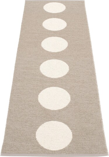 Pappelina Gulvteppe Vera 70 x 225 cm mud/vanilla Pappelina Gulvteppe Vera 70 x 225 cm mud/vanilla