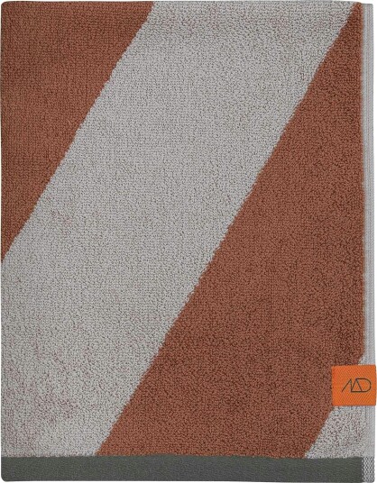 Mette Ditmer Diagonal håndkle Brick, 50x90 cm Mette Ditmer Diagonal håndkle Brick, 50x90 cm