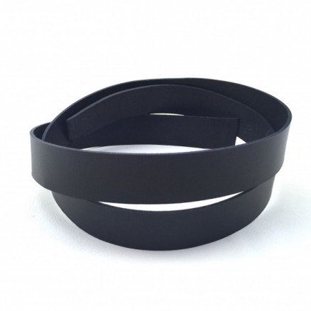 Læderiet Lærreim Svart 120cm x 15mm Læderiet Lærreim Svart 120cm x 15mm