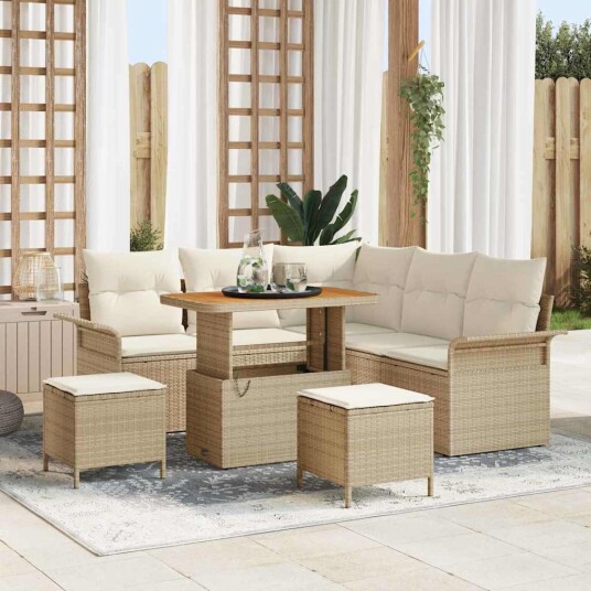 8-delt hagesofa-sett med puter i beige poly rattan.