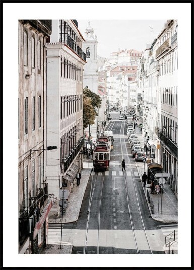 Lisbon Street With A Train Plakat Plakat / 100x150cm