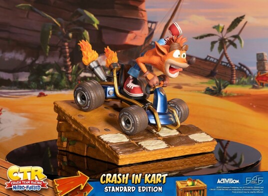 Crash Team Racing Nitro-Fueled Crash i Kart Resin Statue av First4Figures