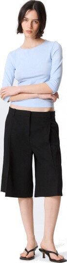 Weekday Low Rise Loose Pleated Suiting Shorts Black 46