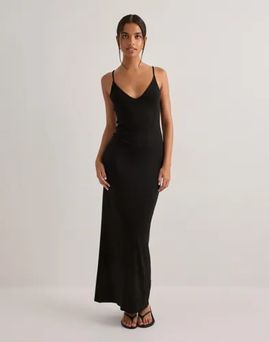 Nelly   Svart   Perfect Soft Maxi Dress