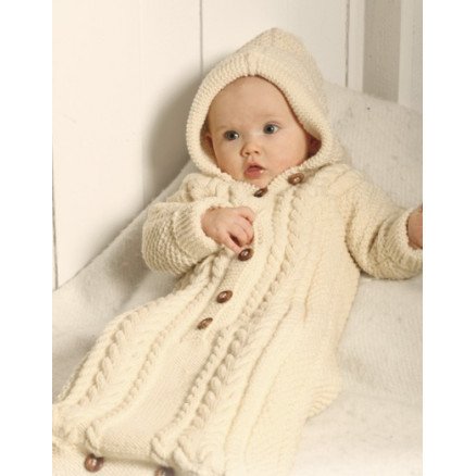 Sleeping Beauty by DROPS Design Baby Kjørepose Strikkeoppskrift str 1 mdr 4 år