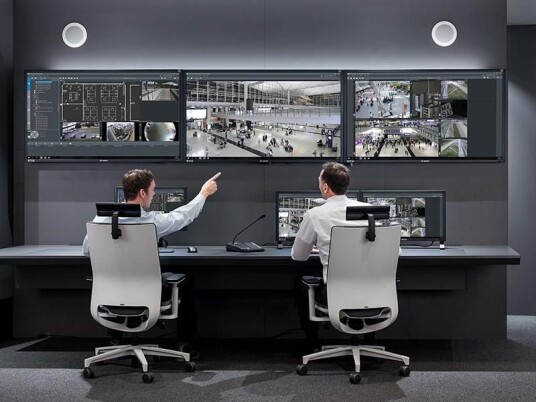 Bosch Video Management System Professional Edition - Grunnlisens - 5 arbeidsstasjoner, 8 kameraer, 1 DVR, 5 CCTV keyboards, 8 failover recording