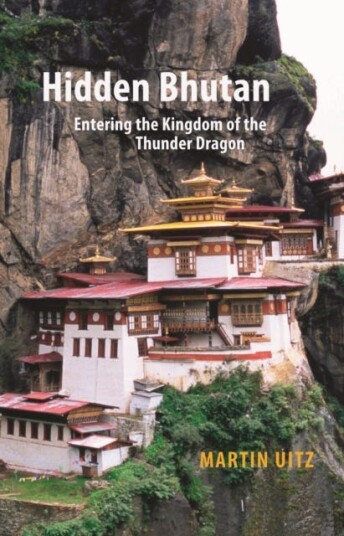 Hidden Bhutan Av Martin Uitz
