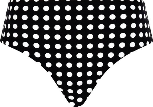 Chantelle Beach | Sauvage Full Brief | 40