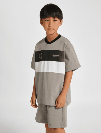 Hummel Hmljr Loose Change T Shirt Ss Grey 122/128 Hummel Hmljr Loose Change T Shirt Ss Grey 122/128