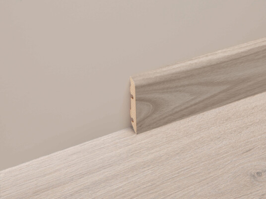 BERRYALLOC SKAGEN EIK SOKKELLIST 2400X14X60 BERRYALLOC SKAGEN EIK SOKKELLIST 2400X14X60