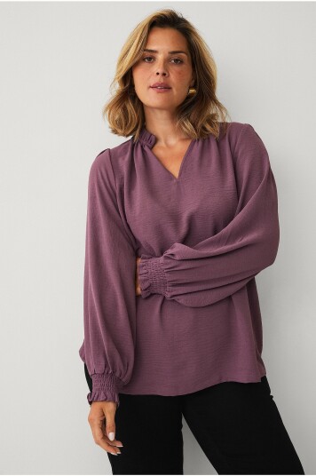 Ellos Plus collection Bluse med v formet utringning Lilla