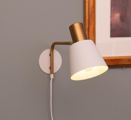 Scanlight Moa vegglampe - Hvit/Messingfarget